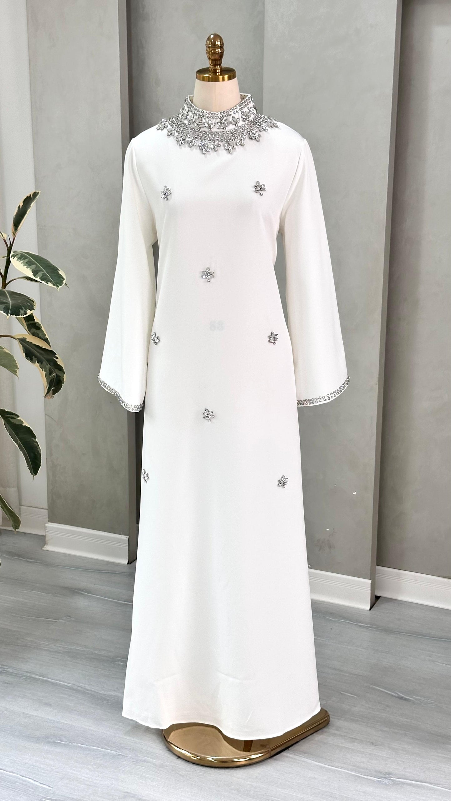 فستان نسائي