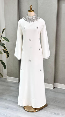 فستان نسائي