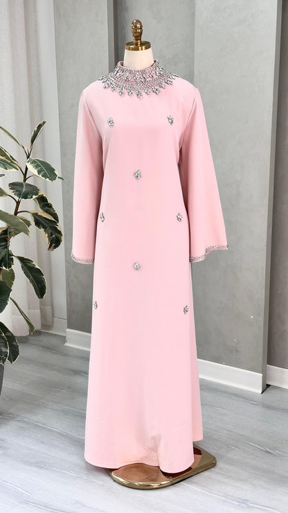 فستان نسائي