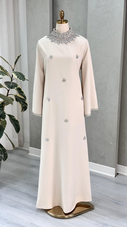 فستان نسائي