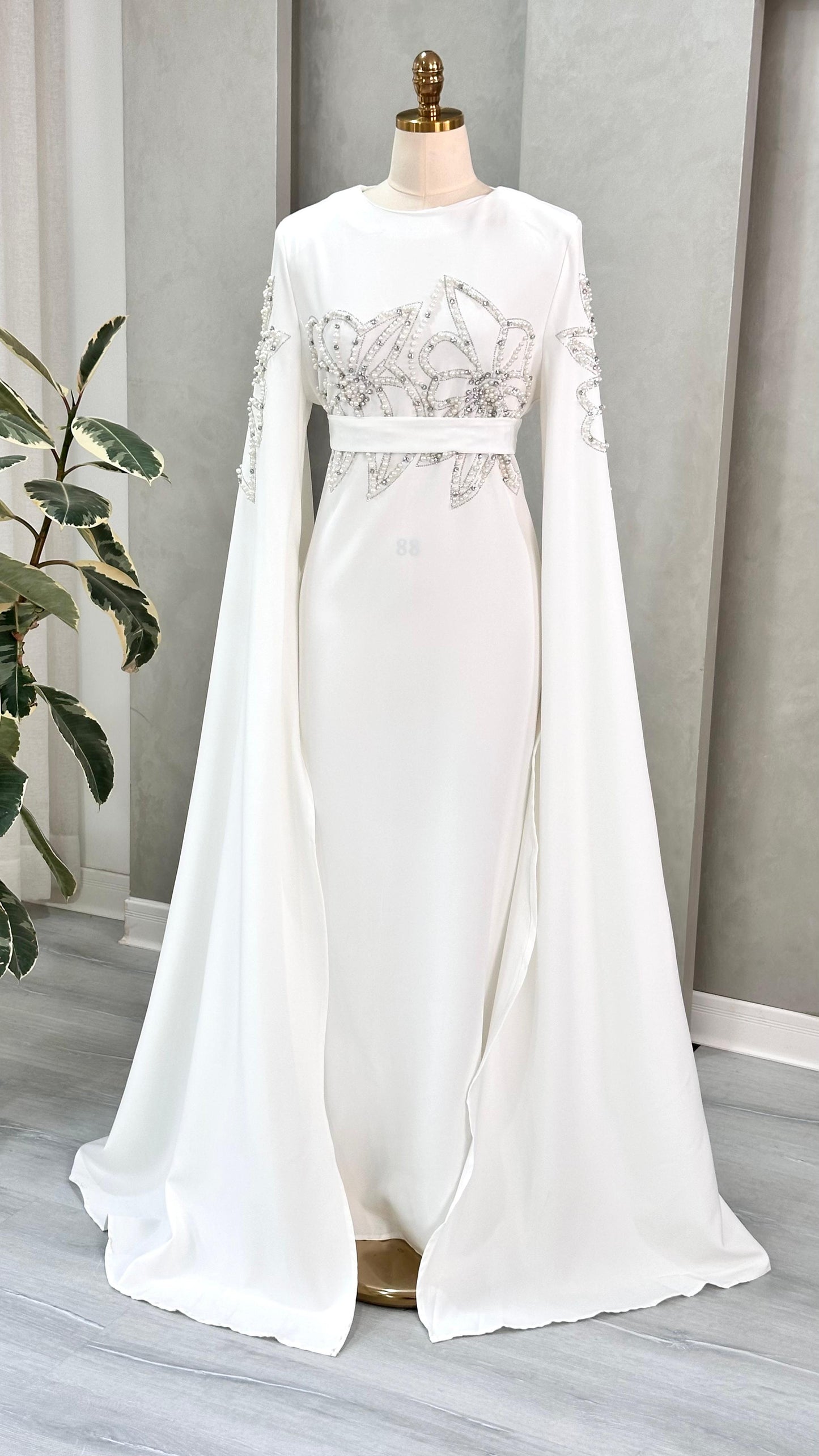 فستان نسائي