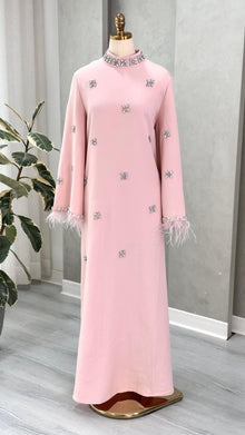 فستان نسائي