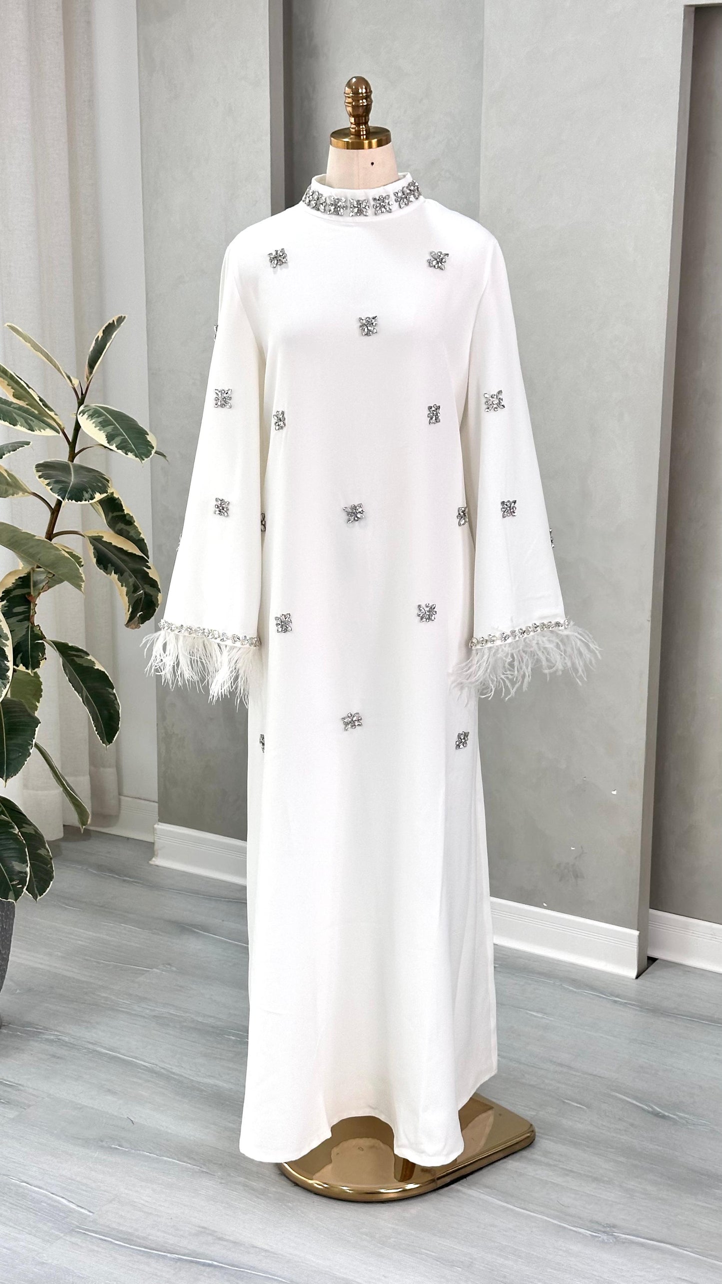 فستان نسائي