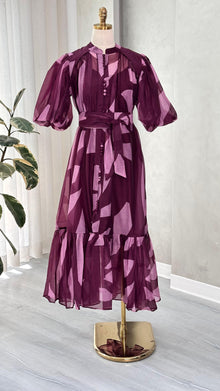 فستان نسائي