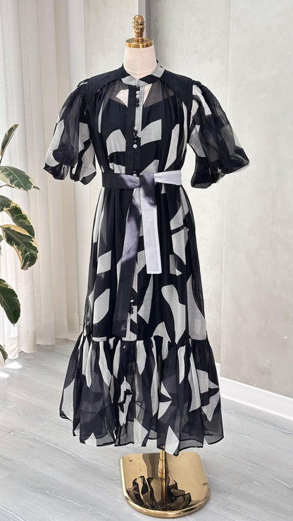 فستان نسائي