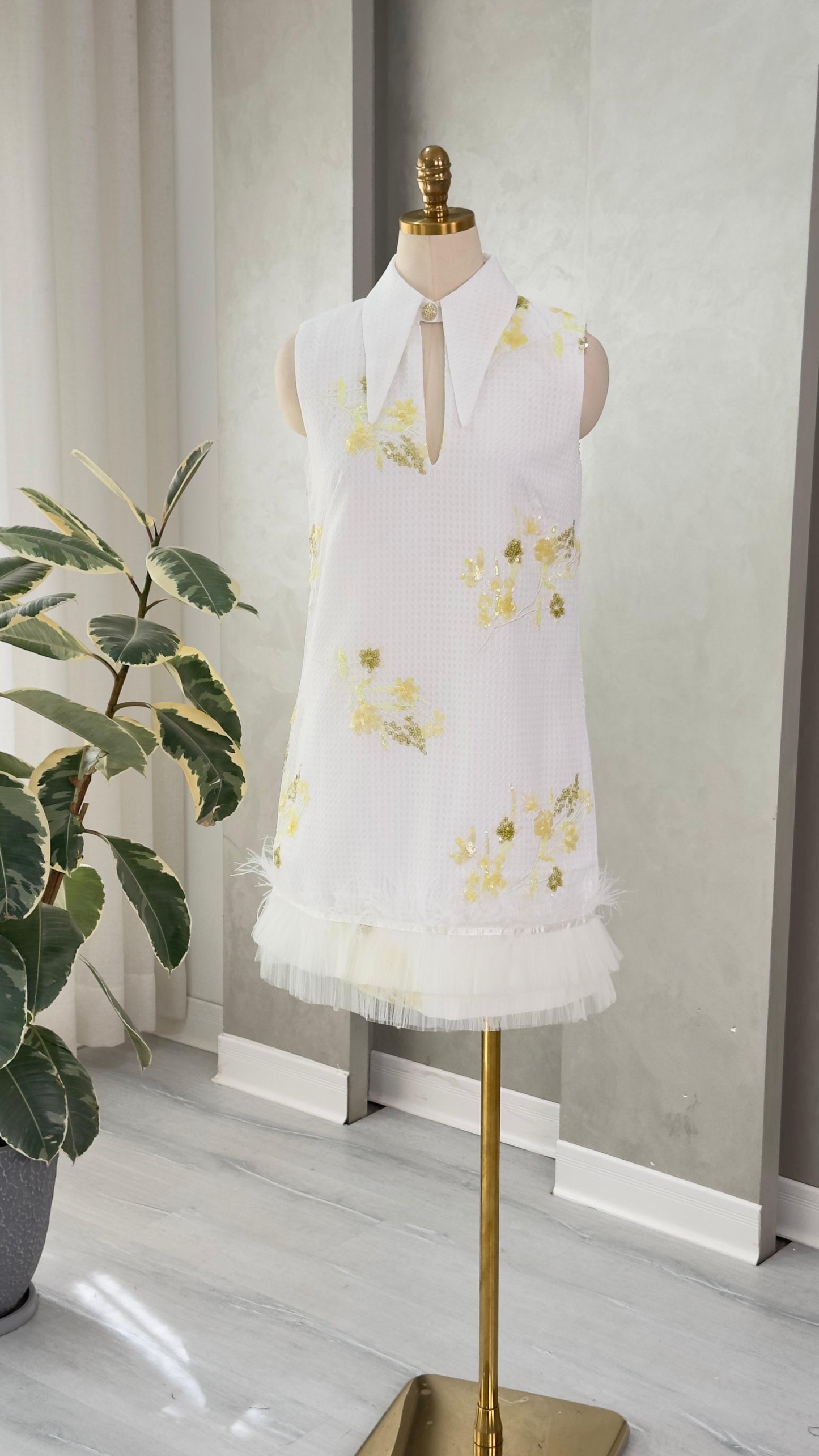 فستان نسائي