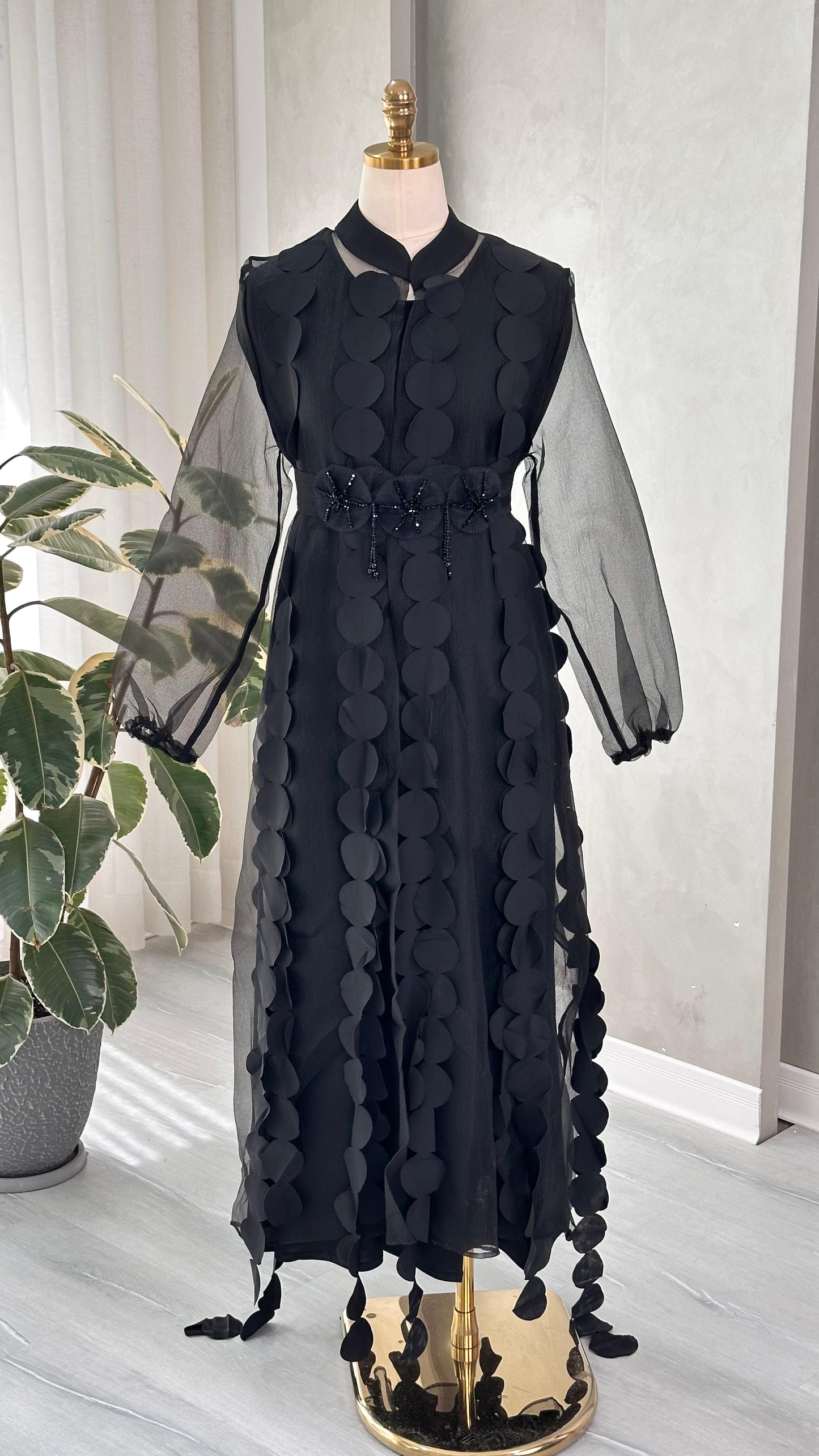 فستان نسائي