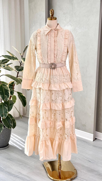 فستان نسائي