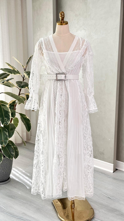 فستان نسائي