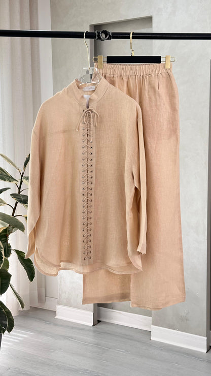 بدلة نسائي برباط امامي