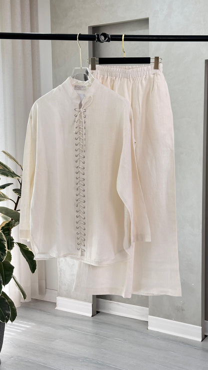 بدلة نسائي برباط امامي