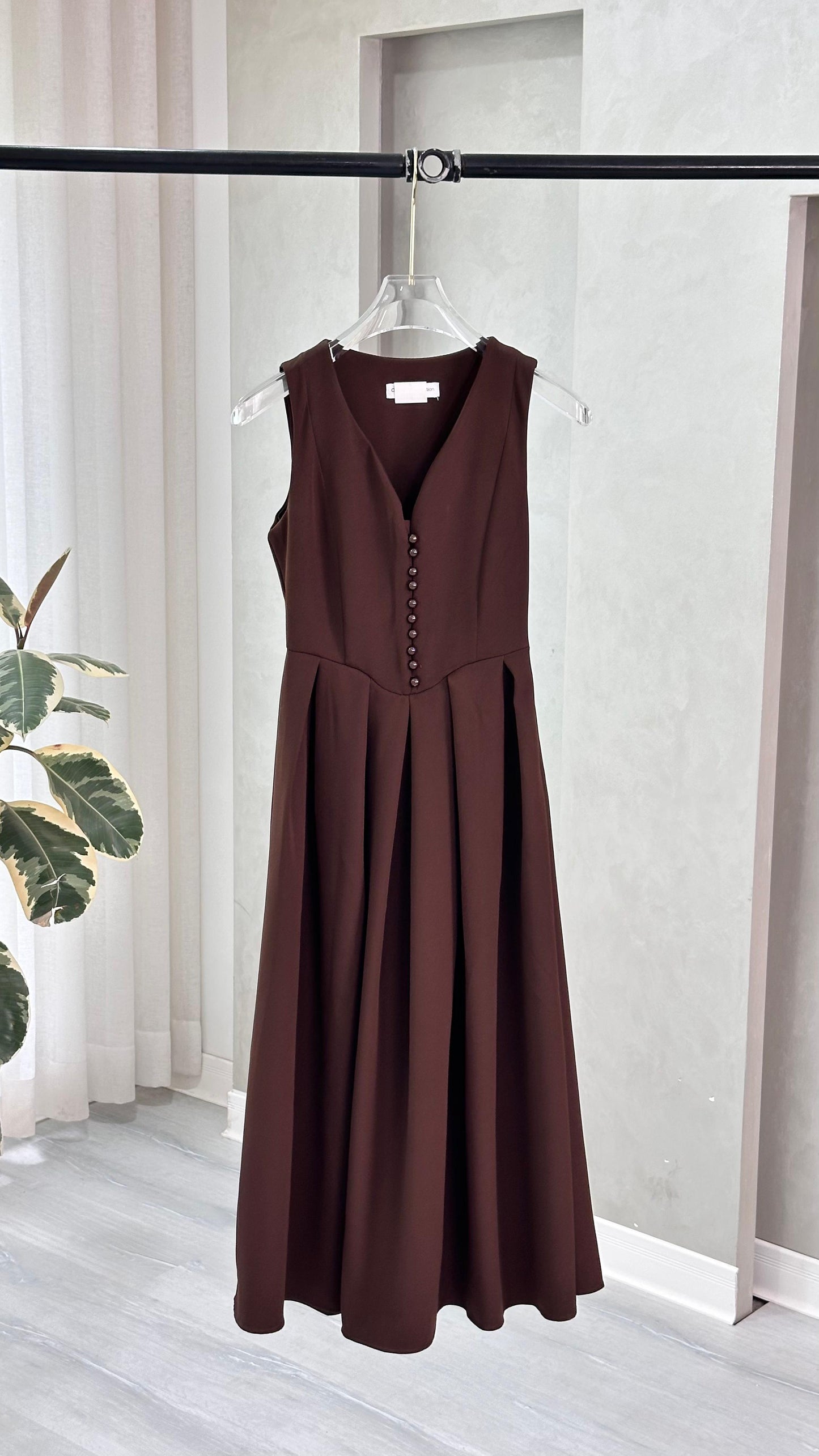 فستان نسائي من غير اكمام