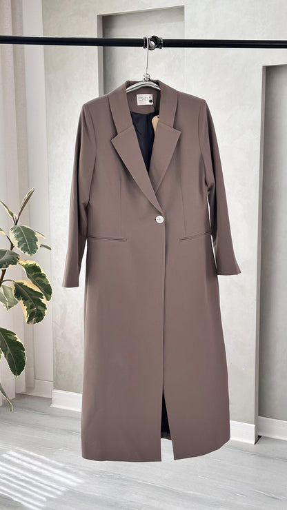 جاكيت نسائي مع زر