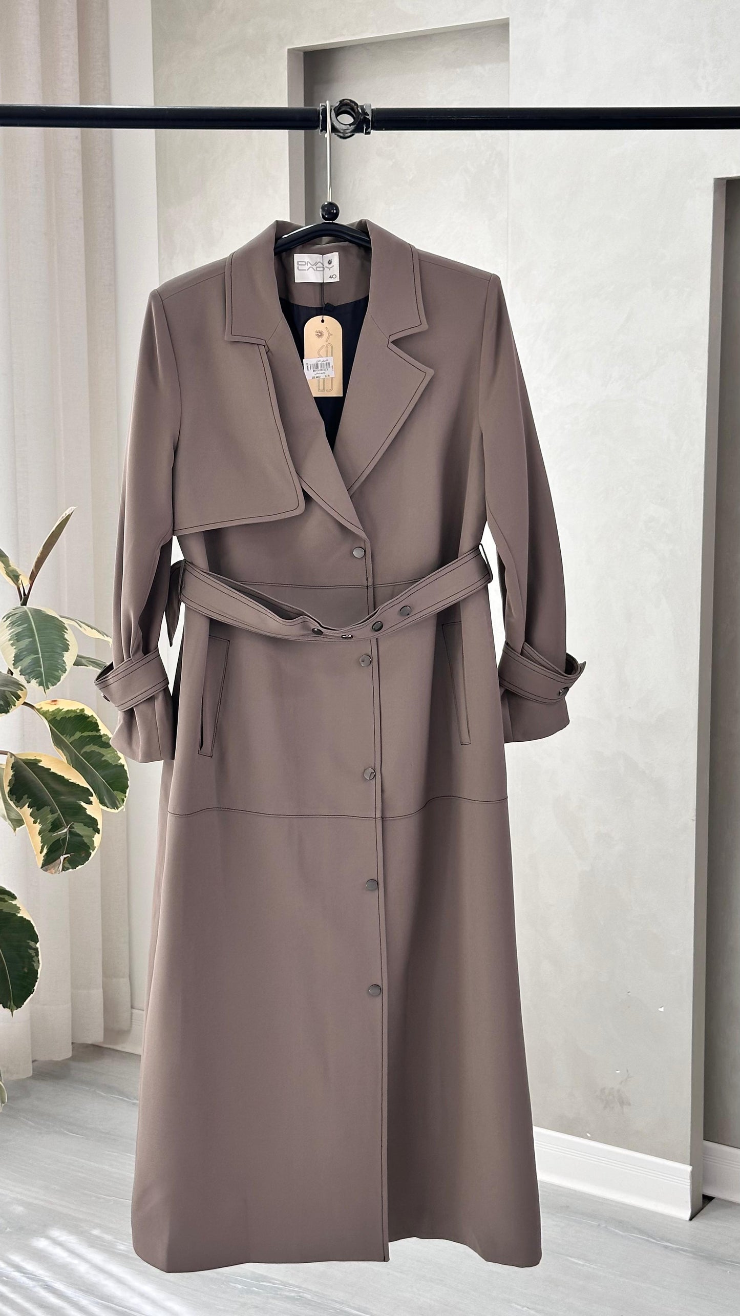 معطف نسائي طويل