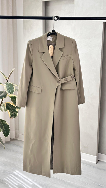 جاكيت حزام ع جنب ازرار