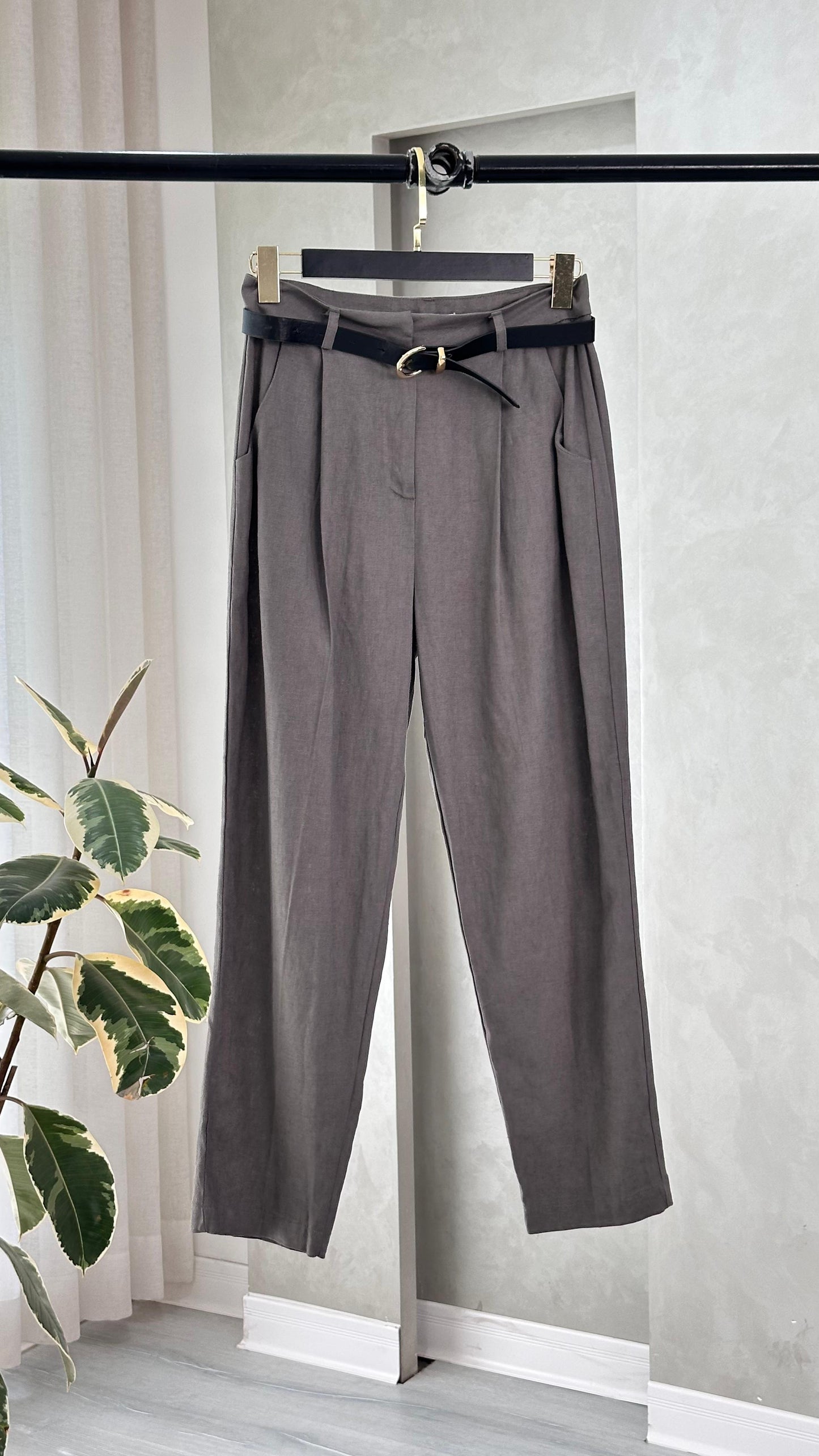 بنطلون نسائي