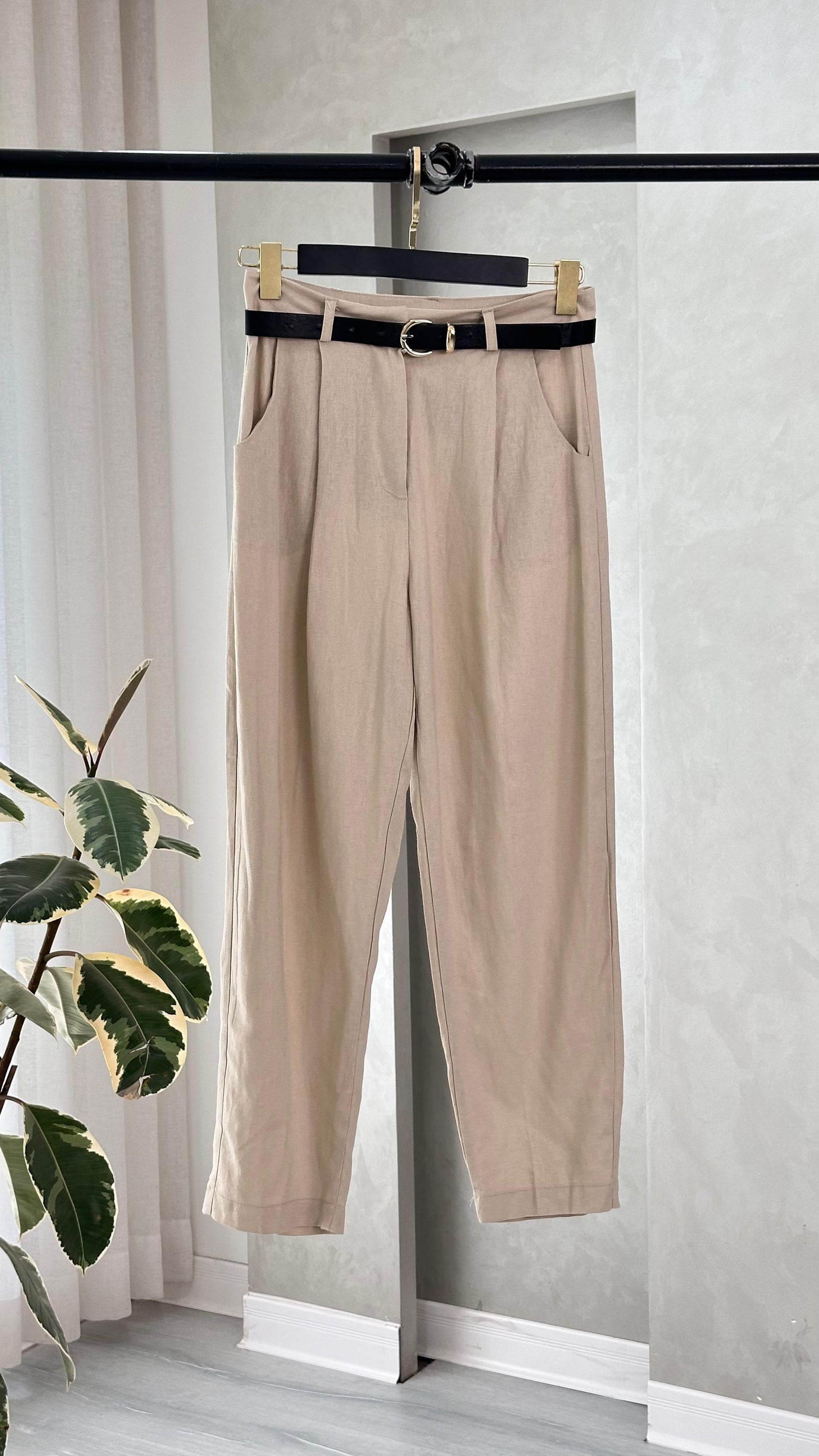 بنطلون نسائي