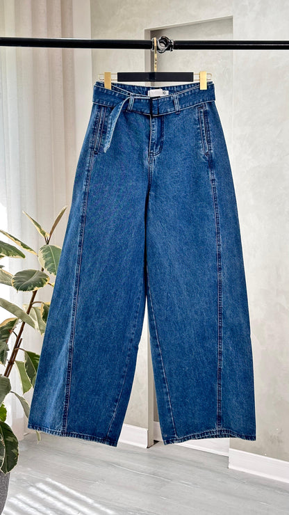 بنطلون نسائي مع حزام