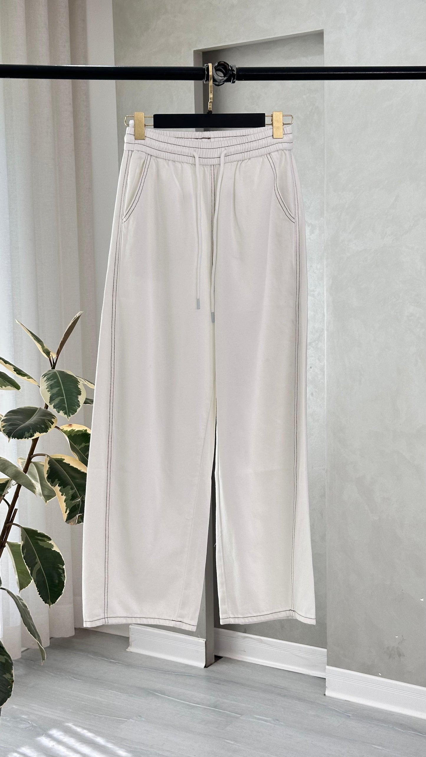 ببنطلون نسائ برباط