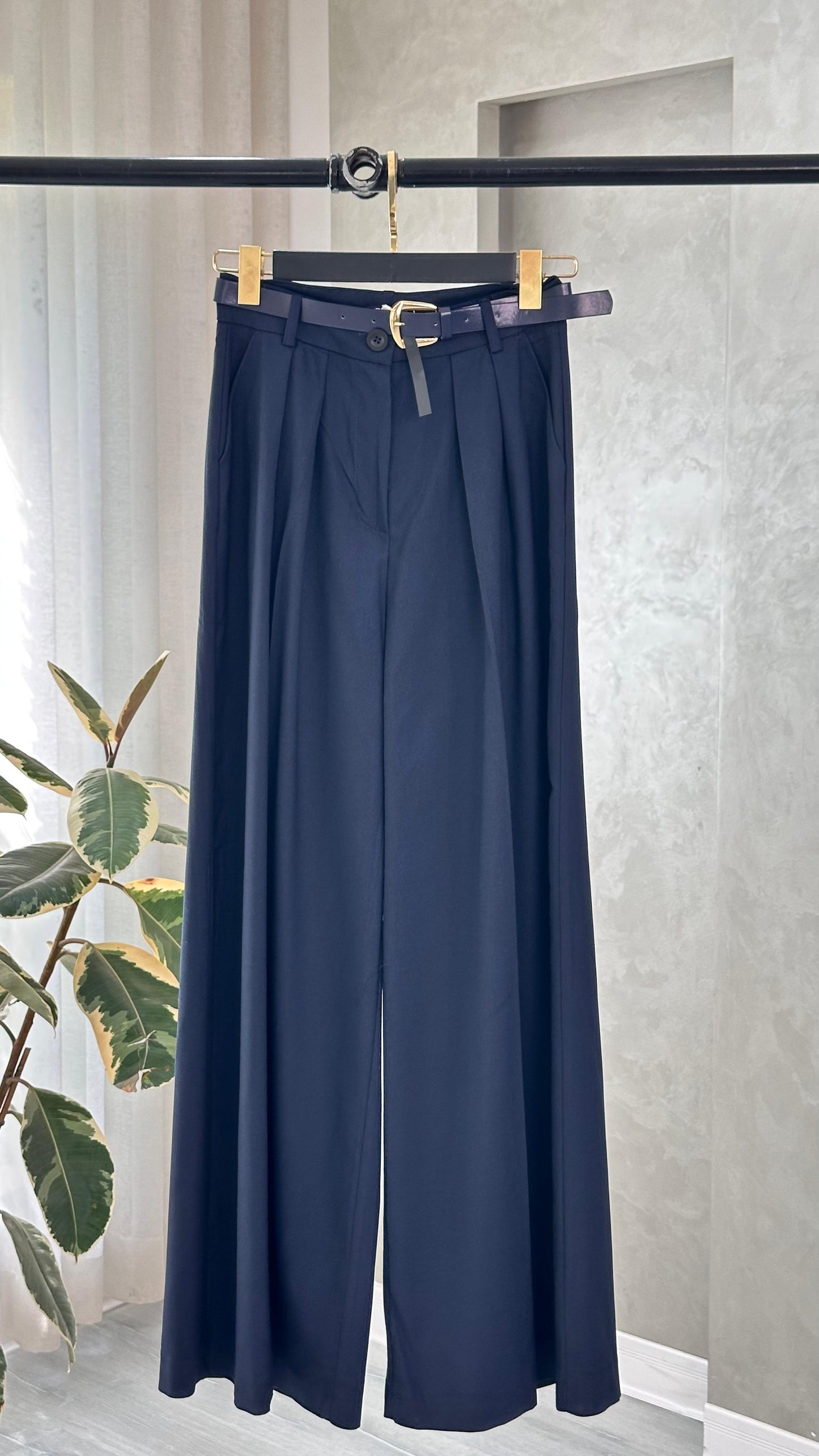 بنطلون نسائي