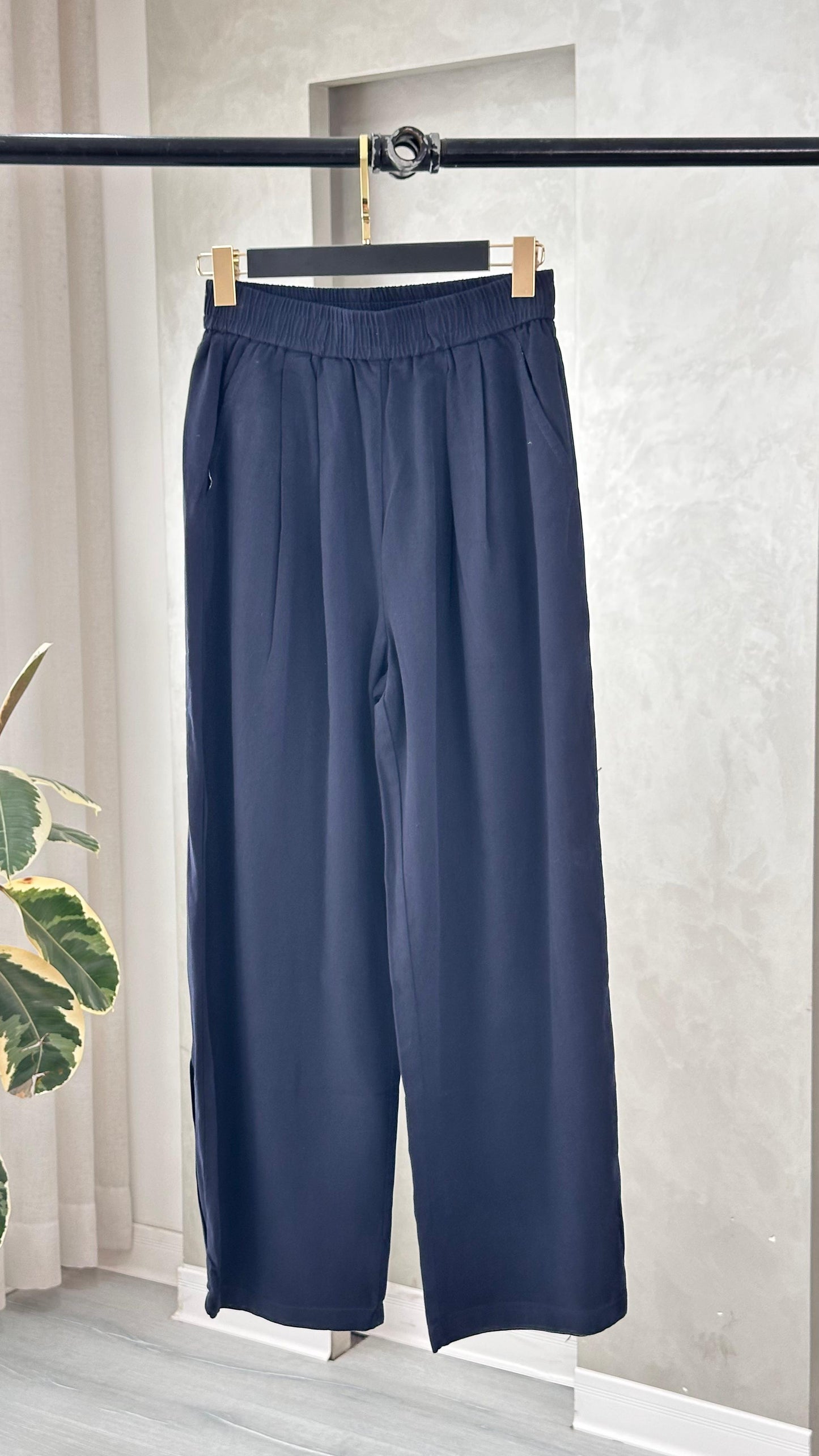 بنطلون مع حيب