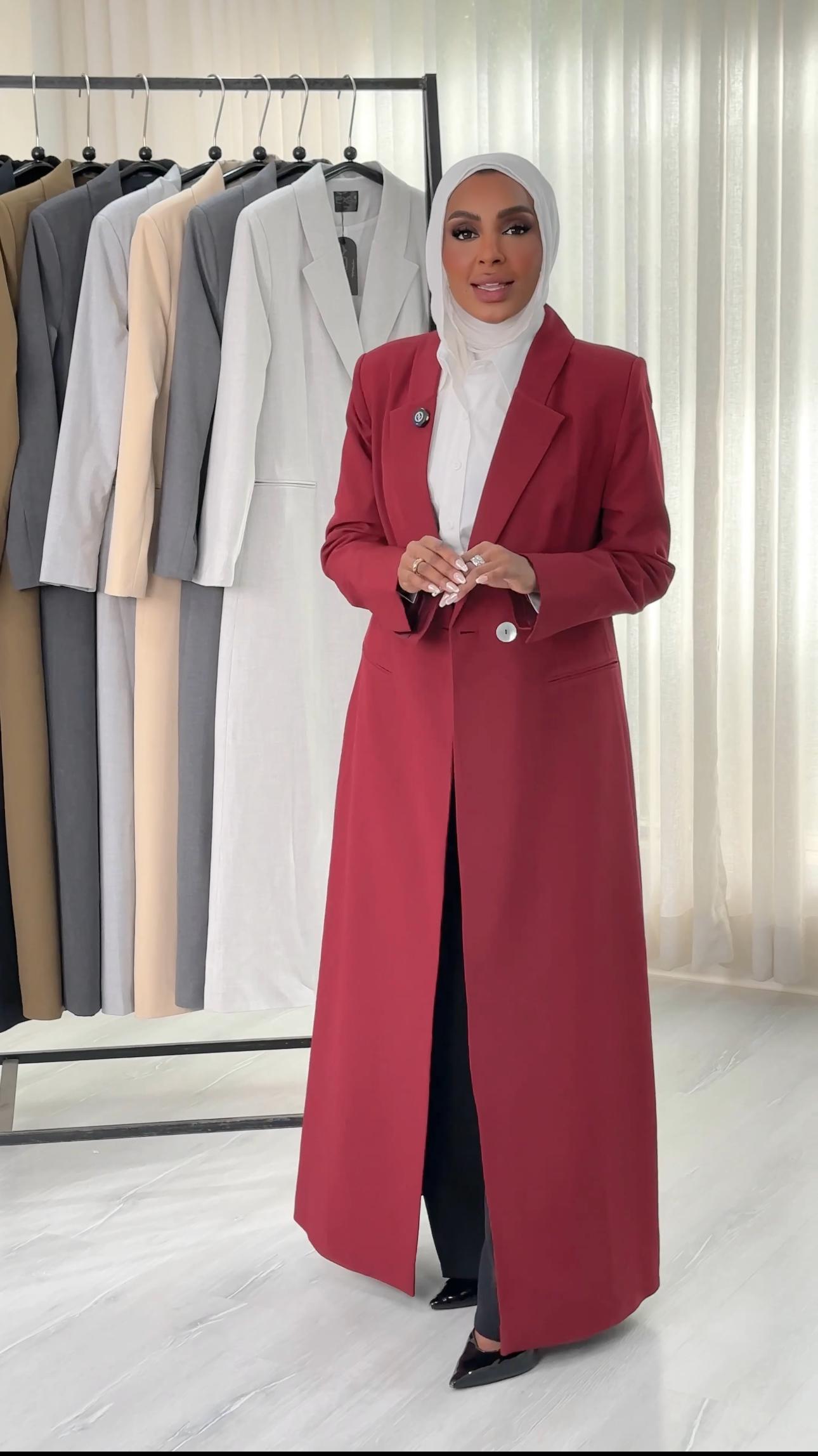 جاكيت نسائي مع زر