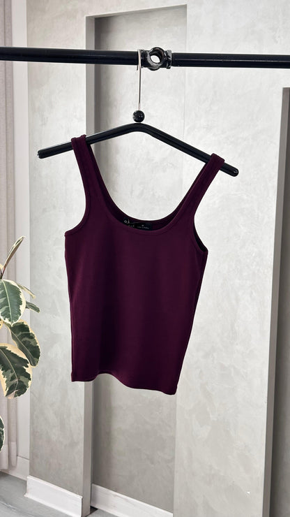 توب نسائي عملي