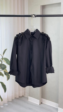 قميص نسائي بتصميم اكتاف