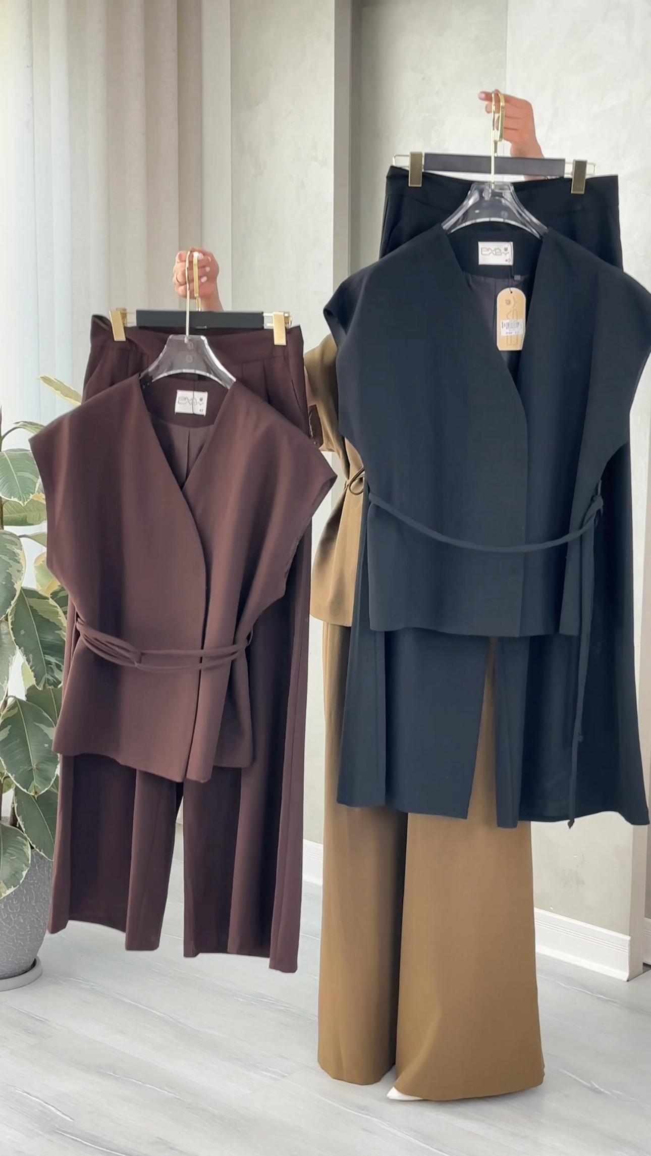 بدلة نسائي من غير اكمام