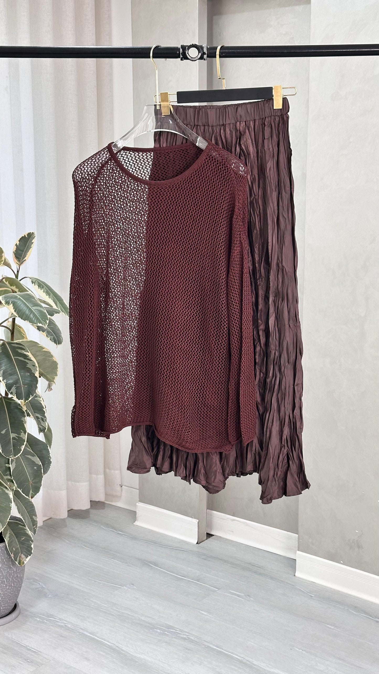 بدلة تنورة شبك