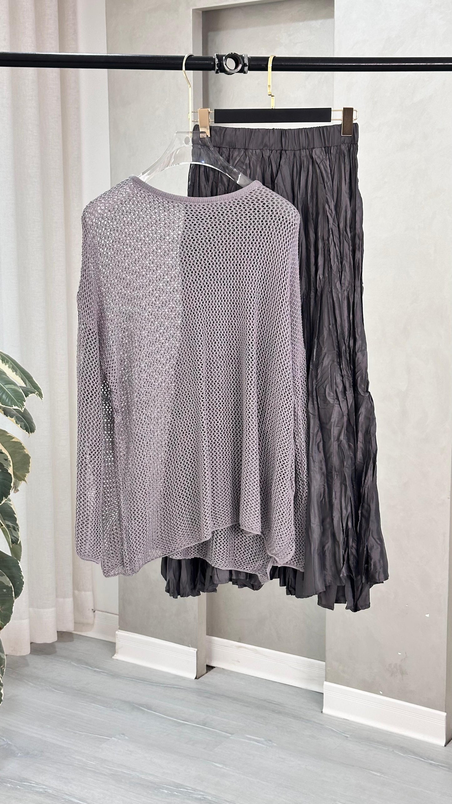 بدلة تنورة شبك