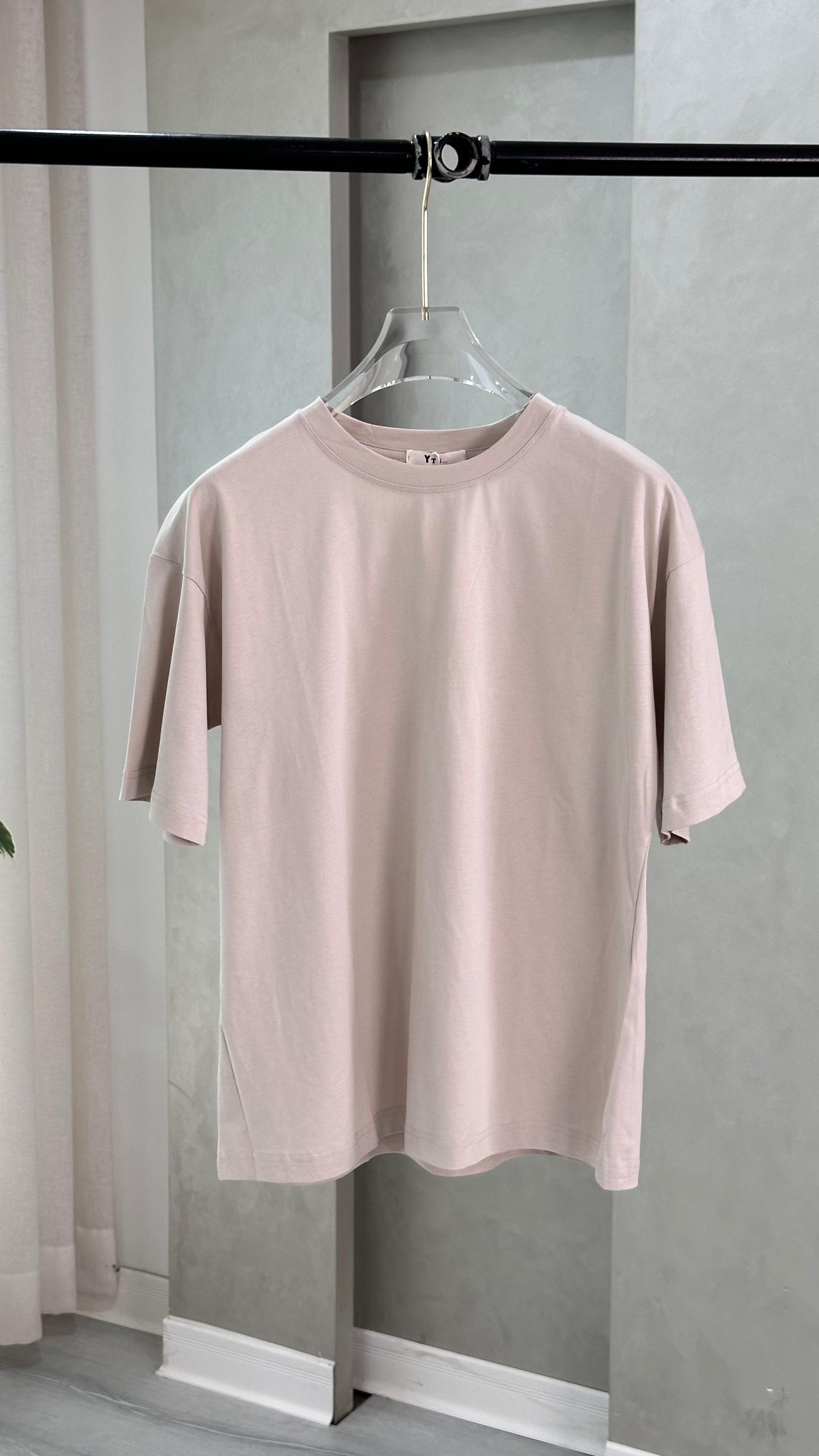 بلوزة نسائي باكمام قصيرة