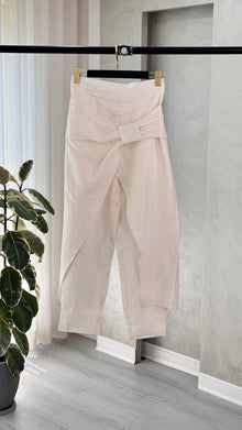 بنطلون نسائي