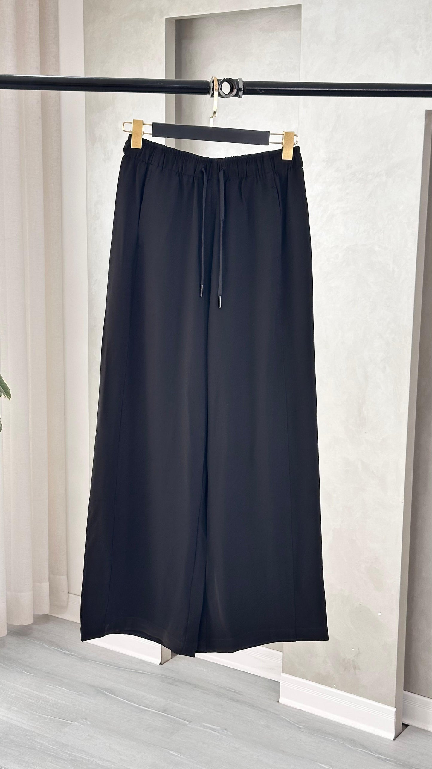 بنطلون نسائي