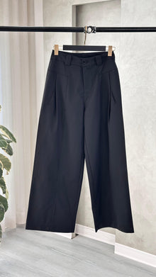 بنطلون نسائي فضفاض