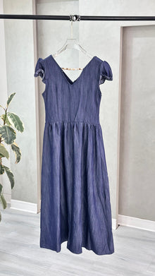 فستان نسائي