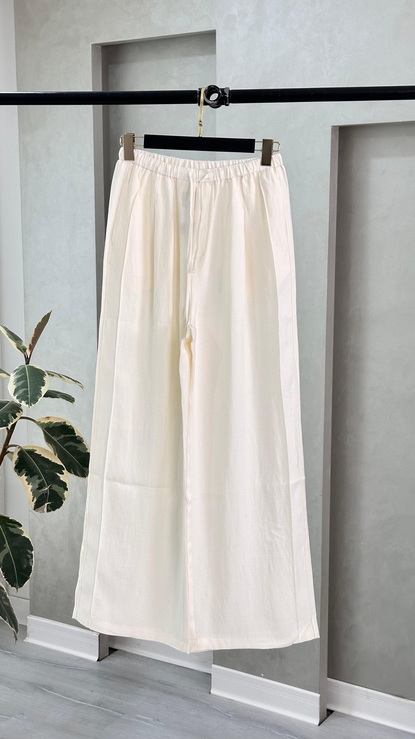 بنطلون نسائي