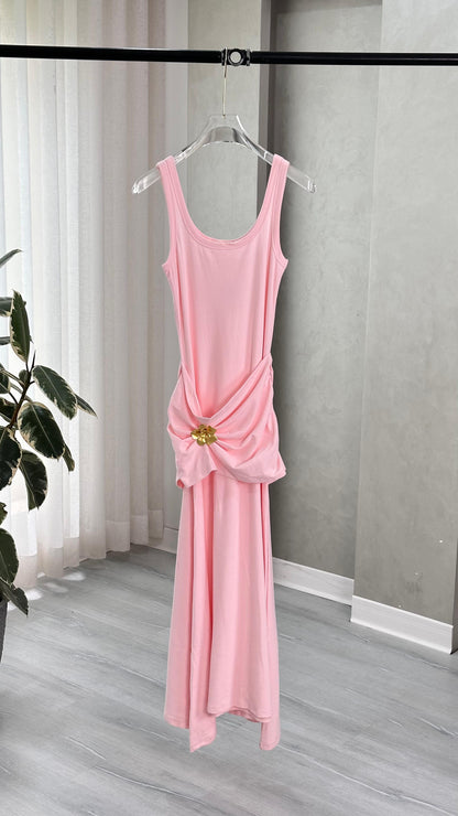 فستان بكسرات نهاية الخصر