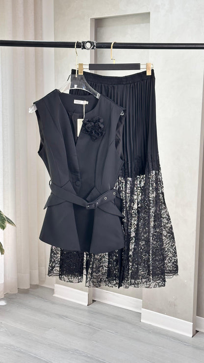 بدلة تنورة دانتيل