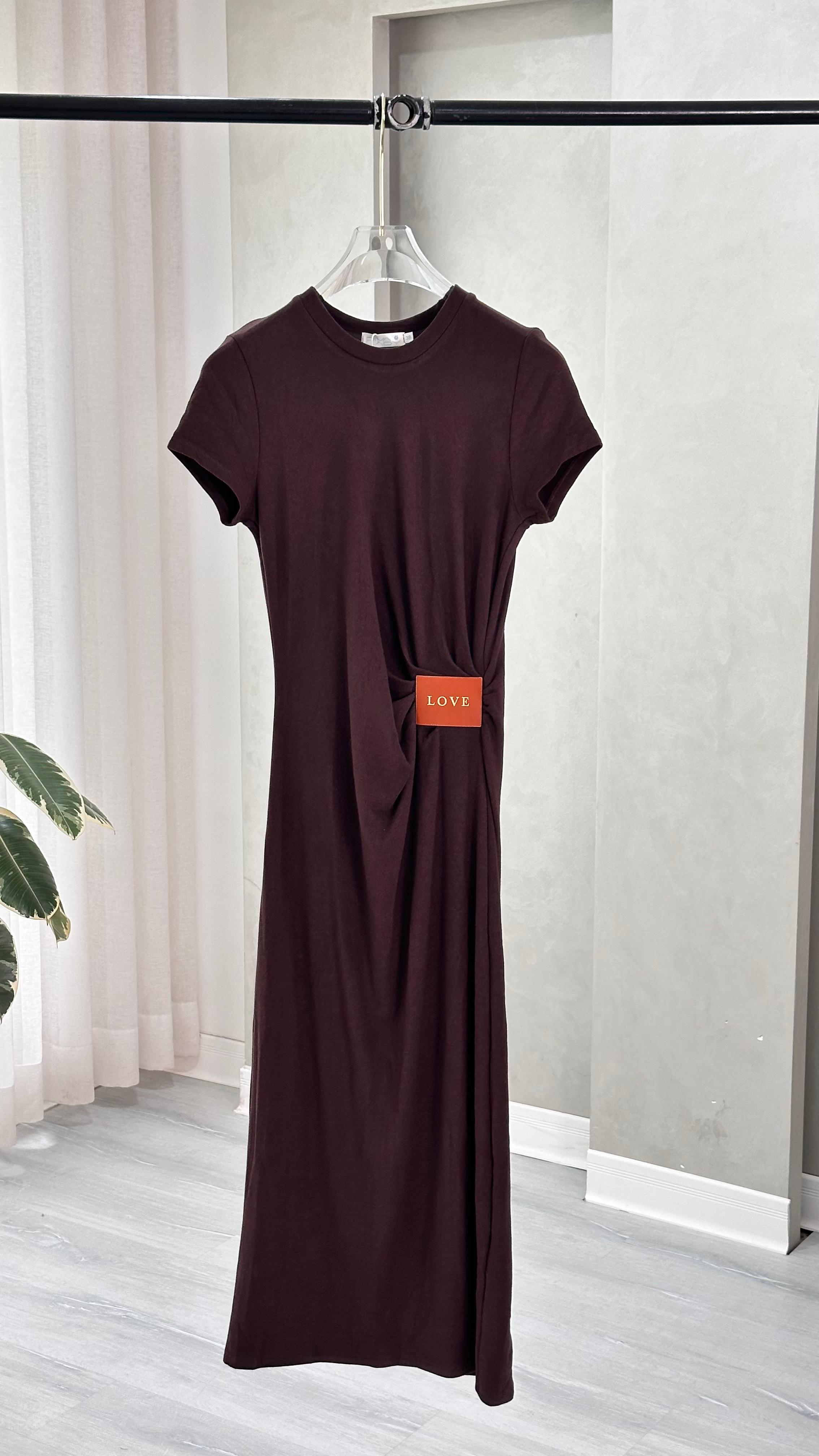 بدلة نسائي