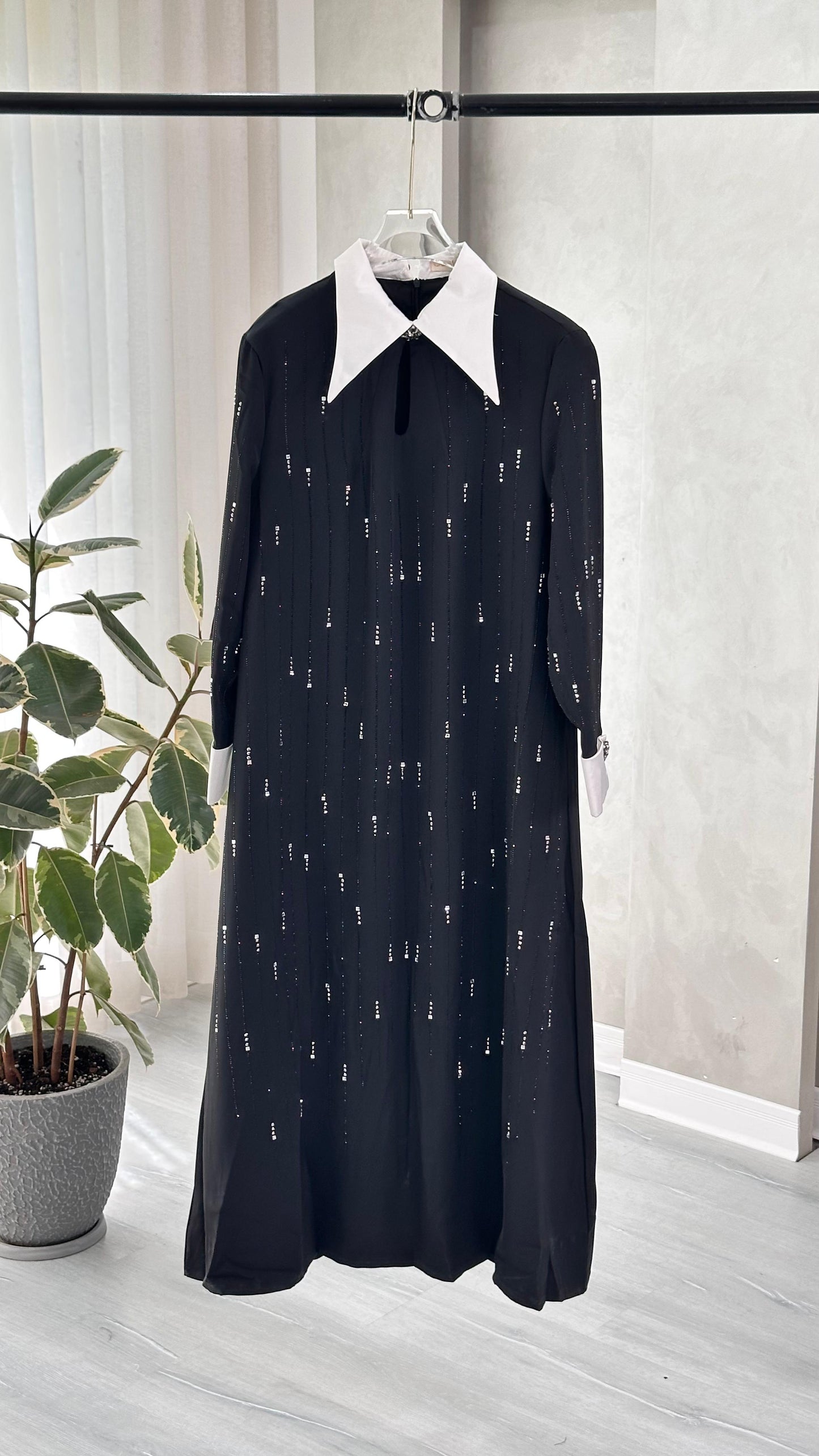 فستان نسائي