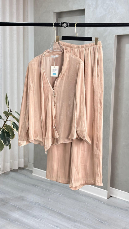 بدلة نسائي مسحبة