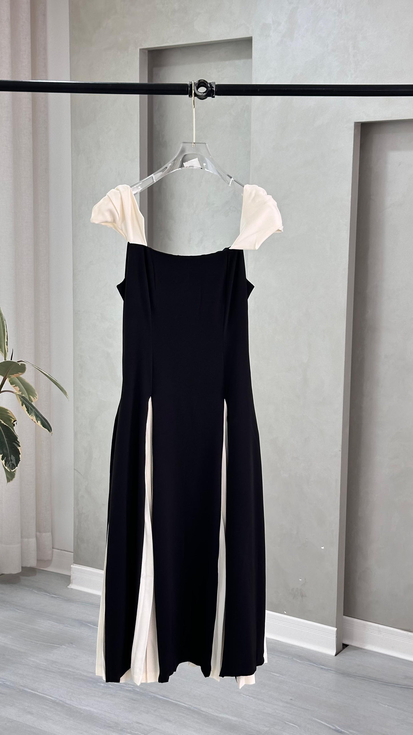 فستان بلاسية