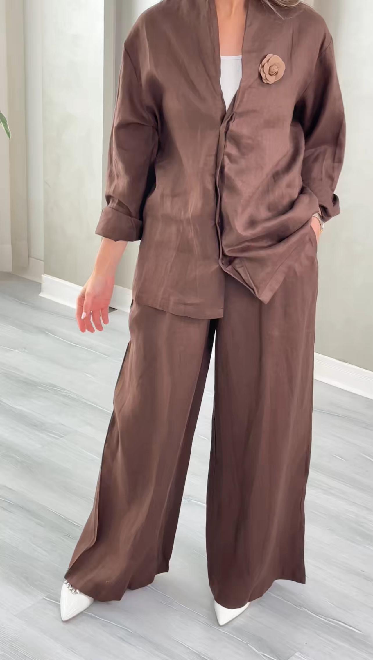 بدلة نسائي