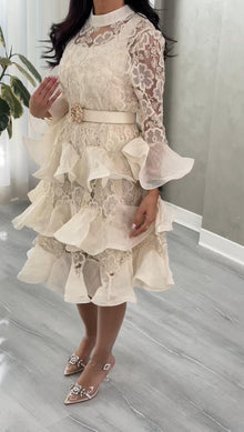 فستان قصير دانتيل