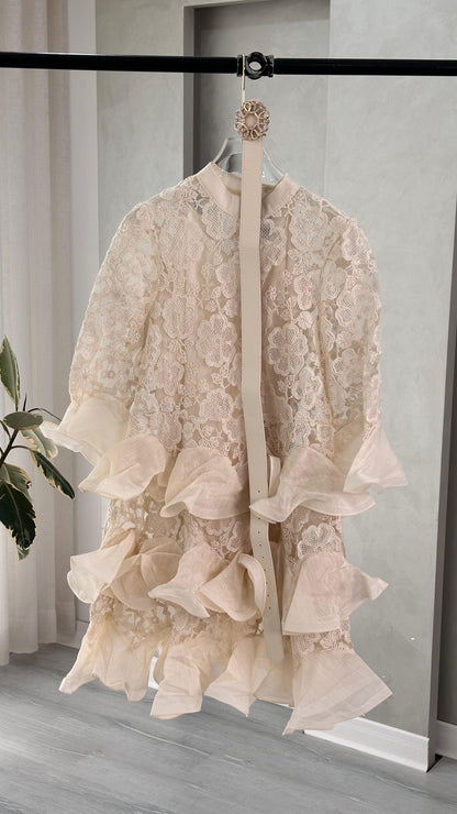 فستان قصير دانتيل