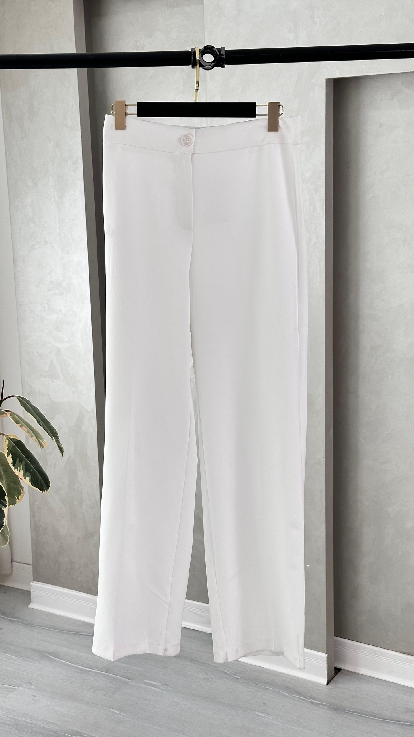 بنطلون نسائي كلاسيكي