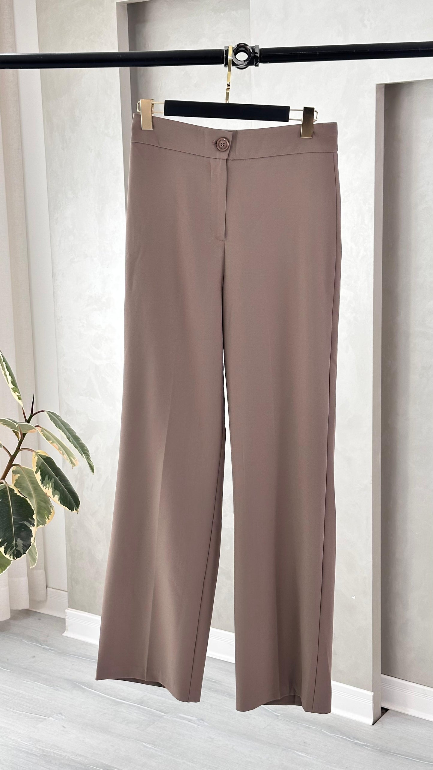 بنطلون نسائي كلاسيكي