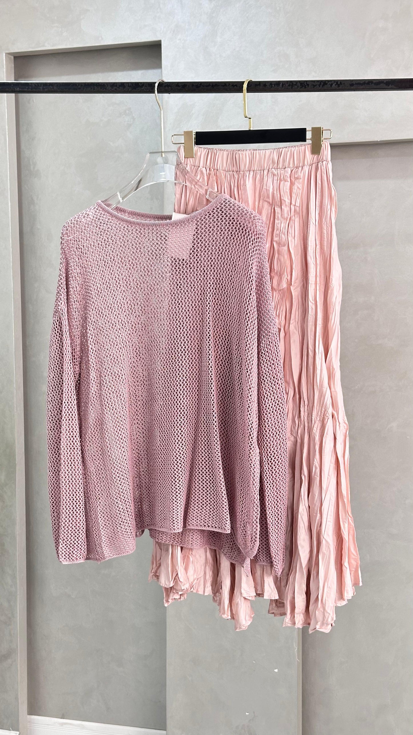 بدلة تنورة شبك