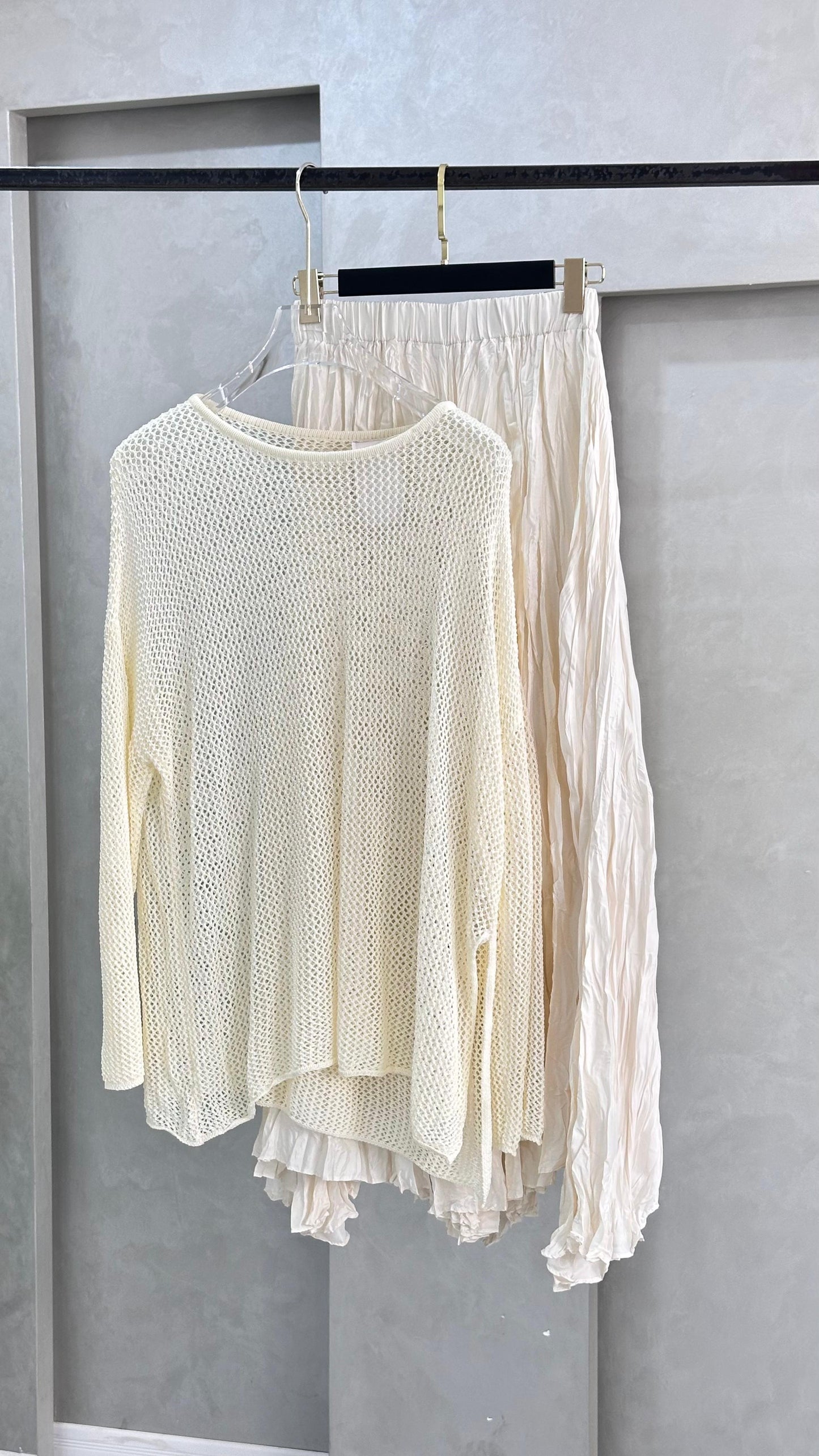 بدلة تنورة شبك